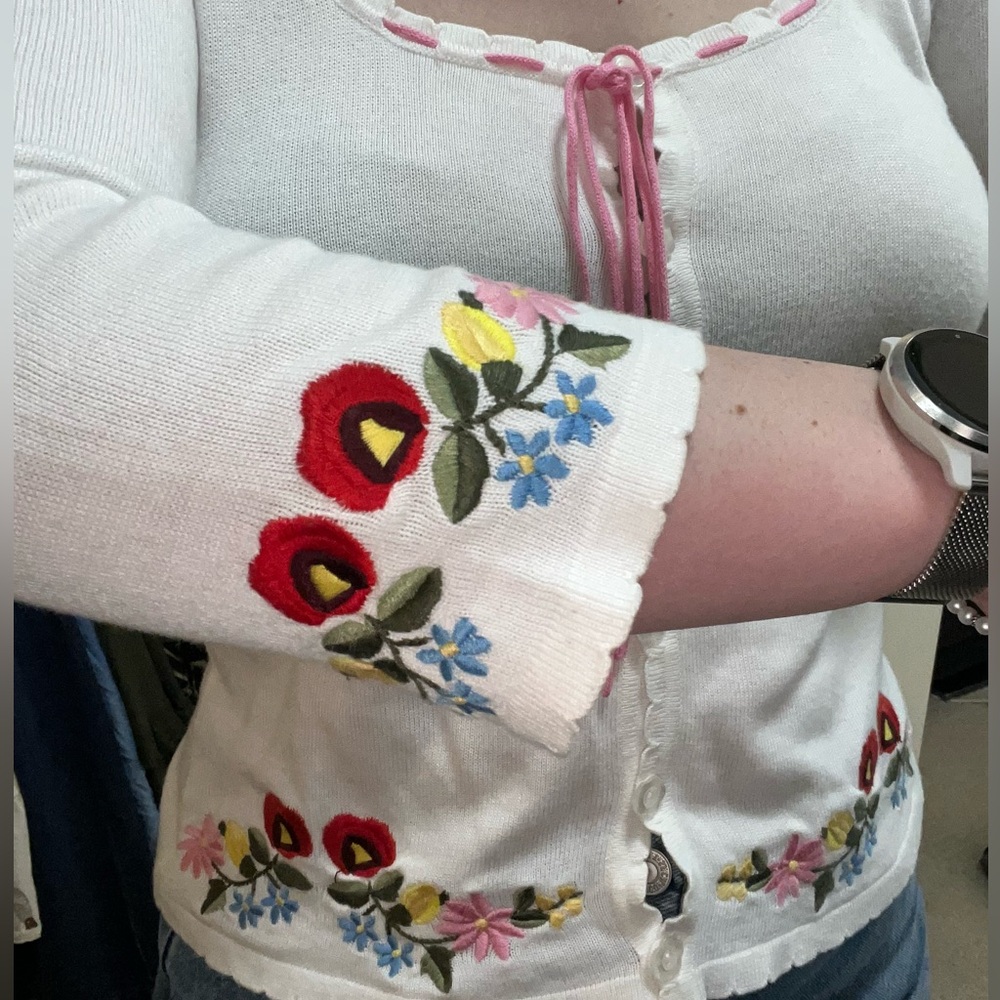Vintage 00s Embroidered Floral White Betsey Johnson Cardigan with Pink Details